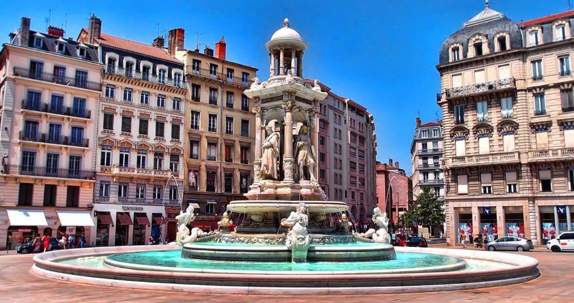 Hallmark - Location T2 - Lyon 2 외부 사진
